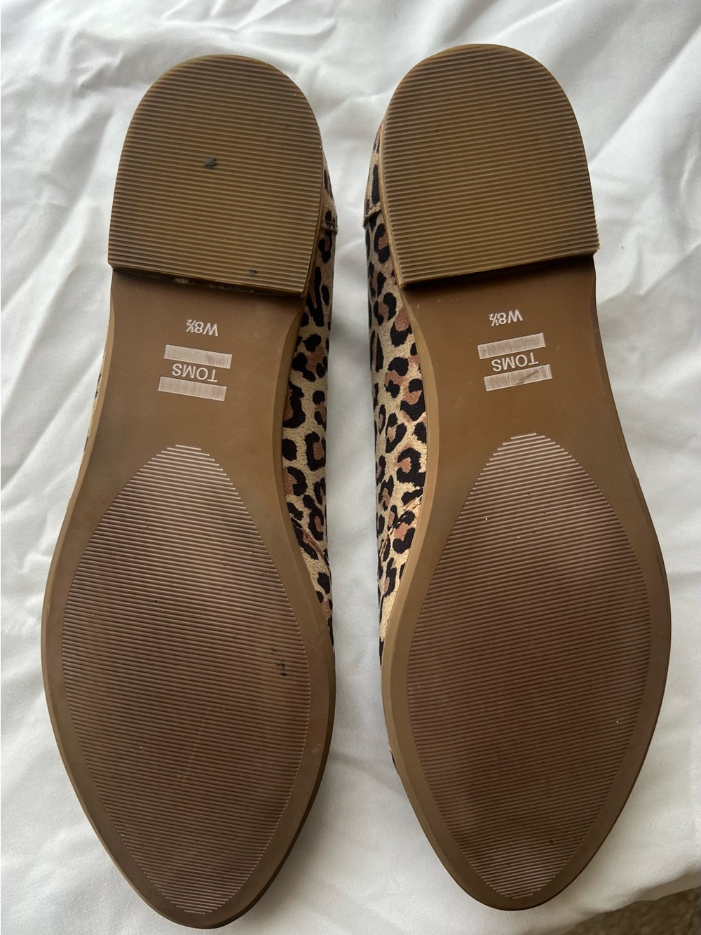 TOMS Leopard Print Slip-On Flats in Brown and Black - Picture 7 of 7